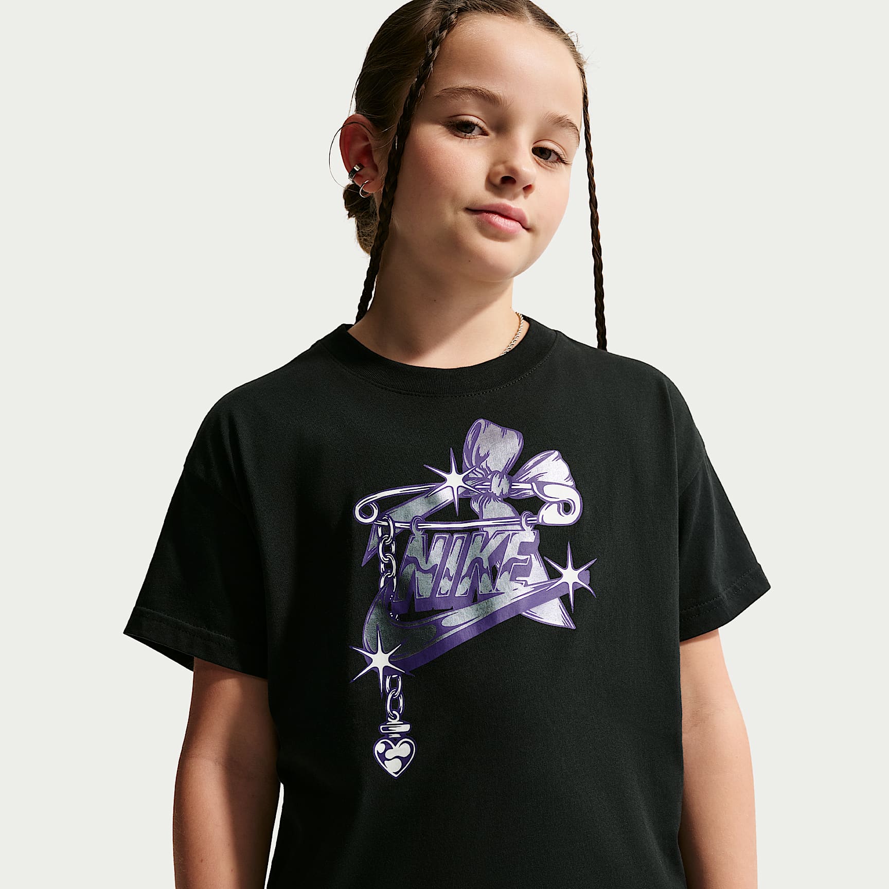 Nike Sportswear Older Kids' (Girls') T-Shirt. Nike RO